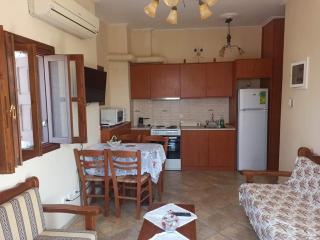 Avgonima Family's Rooms I - 1