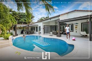 Family 4BR Escape Pool Arcade Sleeps 12 L57 - 0