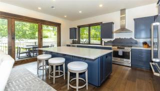 Elegant Mountain Condo with Private Hot Tub - 9