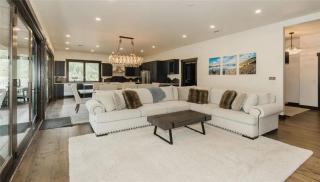 Elegant Mountain Condo with Private Hot Tub - Whitefish - 7