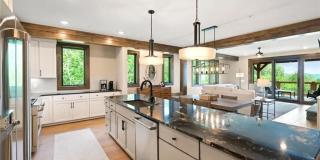 Elegant Mountain Retreat with Stunning Views - Blowing Rock - 7