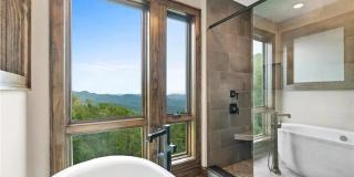 Elegant Mountain Retreat with Stunning Views - Blowing Rock - 3