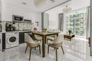 stylish 1BR Pearlz Pool & Gym Near Metro - 9