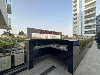 stylish 1BR Pearlz Pool & Gym Near Metro - 1