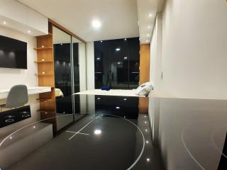 102 - Confort y Estilo Apartamento con Balcón y Smart TV 50 en Equipetrol Sirari - 1