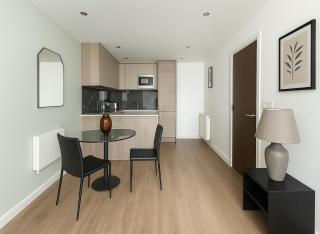 1 Bed Flat in Colindale - Colindale - 4