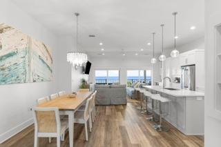 Pet Friendly Beach House - The Great White Florida House by Panhandle Getaways - 9