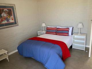 Spacious 4 Bedroom on the Beach - Hermanus - 7