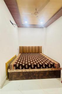 KASHI SAWARIYA pAYING GUEST HOUSE - 0