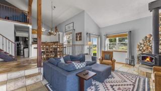 Cozy Mountain Getaway by Lake Hatcher - 8