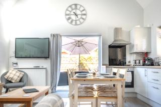 Hedgehog Cottage - 7