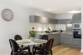 2BR 2BA Balcony Clapham North - Londra - 8
