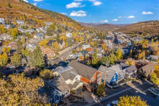 Cozy Hillside Cottage Overlooking Main Street - Park City - 6