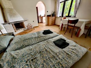 SunsetHouse Garden Apartment - Banka - 6