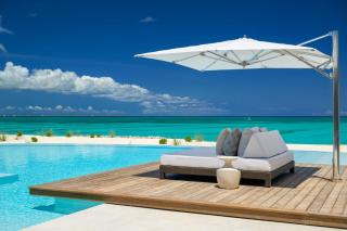 Palm- and pond-filled courtyard with ocean views villa - - 5