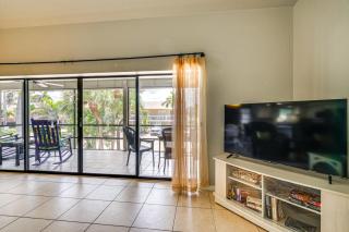 Walk to Sugar Sands: Retreat in Fort Myers Beach - 4