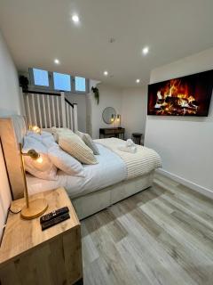Edin Central 4 bedroom Townhouse Fully Renovated - Edinburgh - 0