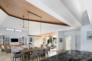 A magnificent 6 bedroom villa tranquil retreat - - 6