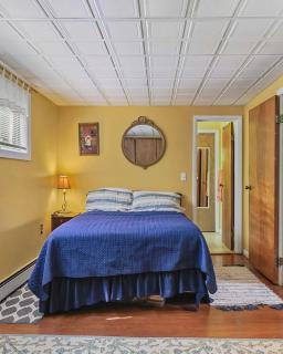 Azrue well house - 5