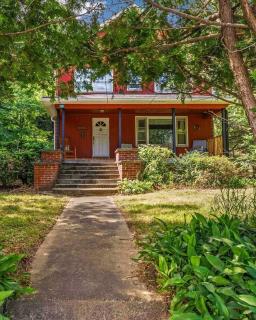 Azrue well house - 2