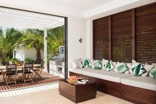 Stunning two level colonial styled villa on the beach - 3