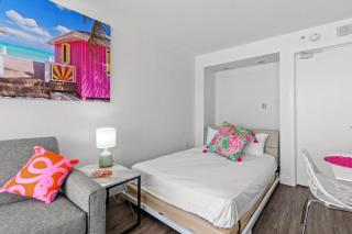 Coastal 2 Bedroom Condo-Oceanfront Views-Boardwalk 639 and 640 - Myrtle Beach - 5