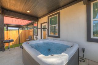 Cozy Casita with Hot Tub – Six Minutes from Main Street - Fredericksburg - 0