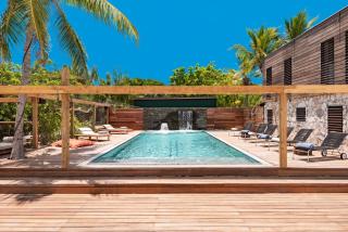 Spectacular spacious 8 bedroom family villa - Providenciales - 2