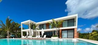 Modern villa with canal views and private dock - - 8