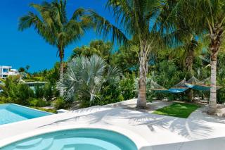 Modern villa with canal views and private dock - - 2