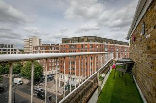 Lovely & Cosy 2BR 2Bath 'Penthouse' Steps to Hyde P - London - 4