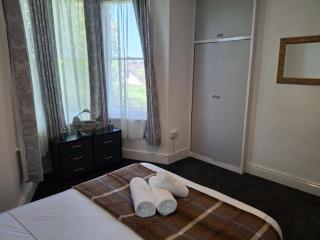 1-Bed Apartment - Disley - Disley - 6