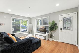 Lavish 3Bed 3Bath Condo in Uptown - Minneapolis - 1