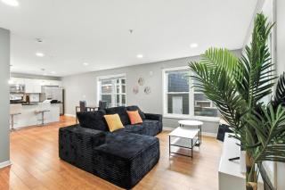 Lavish 3Bed 3Bath Condo in Uptown - Minneapolis - 0
