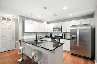 Lavish 3Bed 3Bath Condo in Uptown - Minneapolis - 8