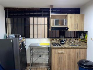 Estudio tranquilo Belén ideal ubicación y confort - Medellín - 2