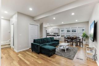 Modern Spacious 5 Bed 4 Bath Home Near Downtown - 5