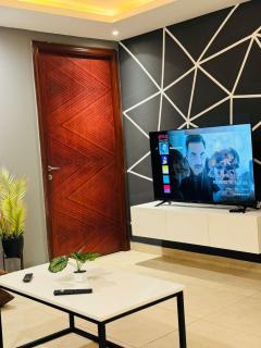 Gold crest luxury apartment Lahore DHA phase four - Lahore - 9