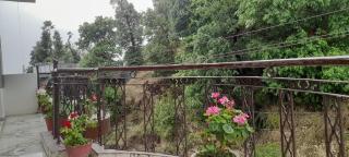 Pure Veg Snow Crest Inn - Dharamshala - 6