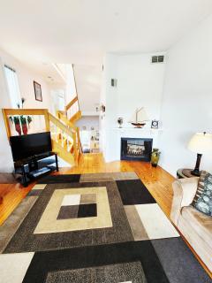 Spacious Oceanfront 3BR Condo with Private Beach in Ideal Hyannis Location - Barnstable - 0