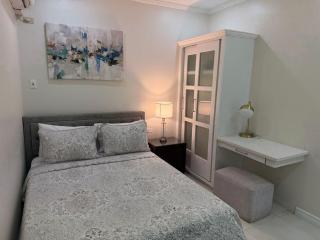 Cozy Modern 1-Bedroom Apartment - Prime Location Woodbrook - Port-of-Spain - 0