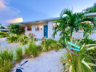 Relaxing 2BR Oasis in West Palm Beach, FL - Riviera Beach - 3
