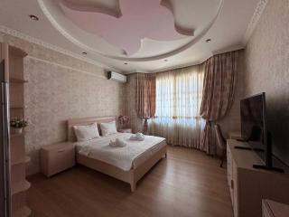 Sunshine Cottage - 1