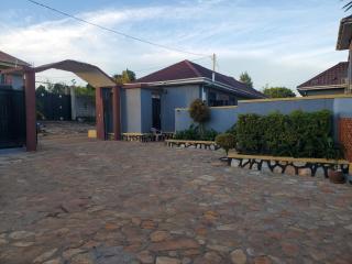 Alice Gardens & Campsite - 9