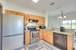 7 Mi to Dtwn Jacksonville Riverfront Home with Deck - 7