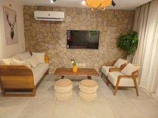 Jefaira Senior Chalet, 4 bedrooms with roof - - 3