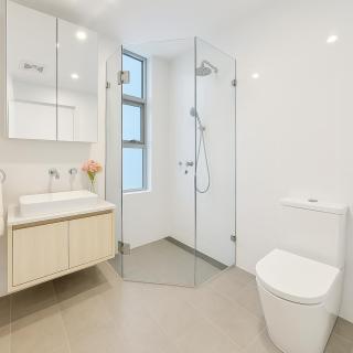 Luxury 3Bd Apt Close to Train Station & Supermarkets - - 7