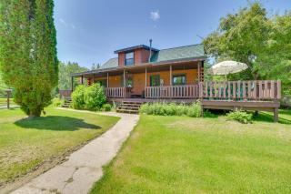 Michigan Cabin with On-Site Fishing Pond and Deck - Mio - 0