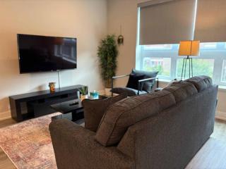 Sleek Style 3BR Haven - Free Parking - Ashland 2N - 9