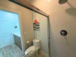 Sleek Style 3BR Haven - Free Parking - Ashland 2N - 3